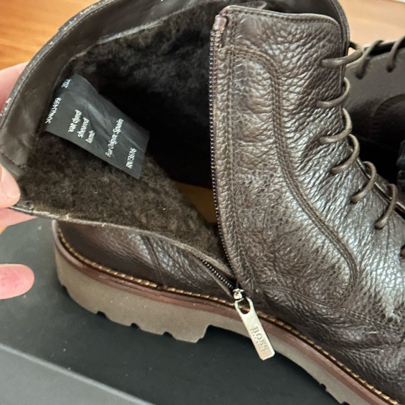 BRAND NEW!!! Hugo Boss Fur Lined Boots - Picture 4 of 5